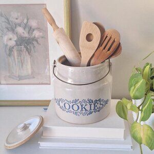 Vintage Stoneware Crock Large cookie Jar Monmouth beige blue